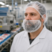Bartschutz in Industrie und Handwerk: Warum Lebensmittelhygiene am Arbeitsplatz unverzichtbar ist